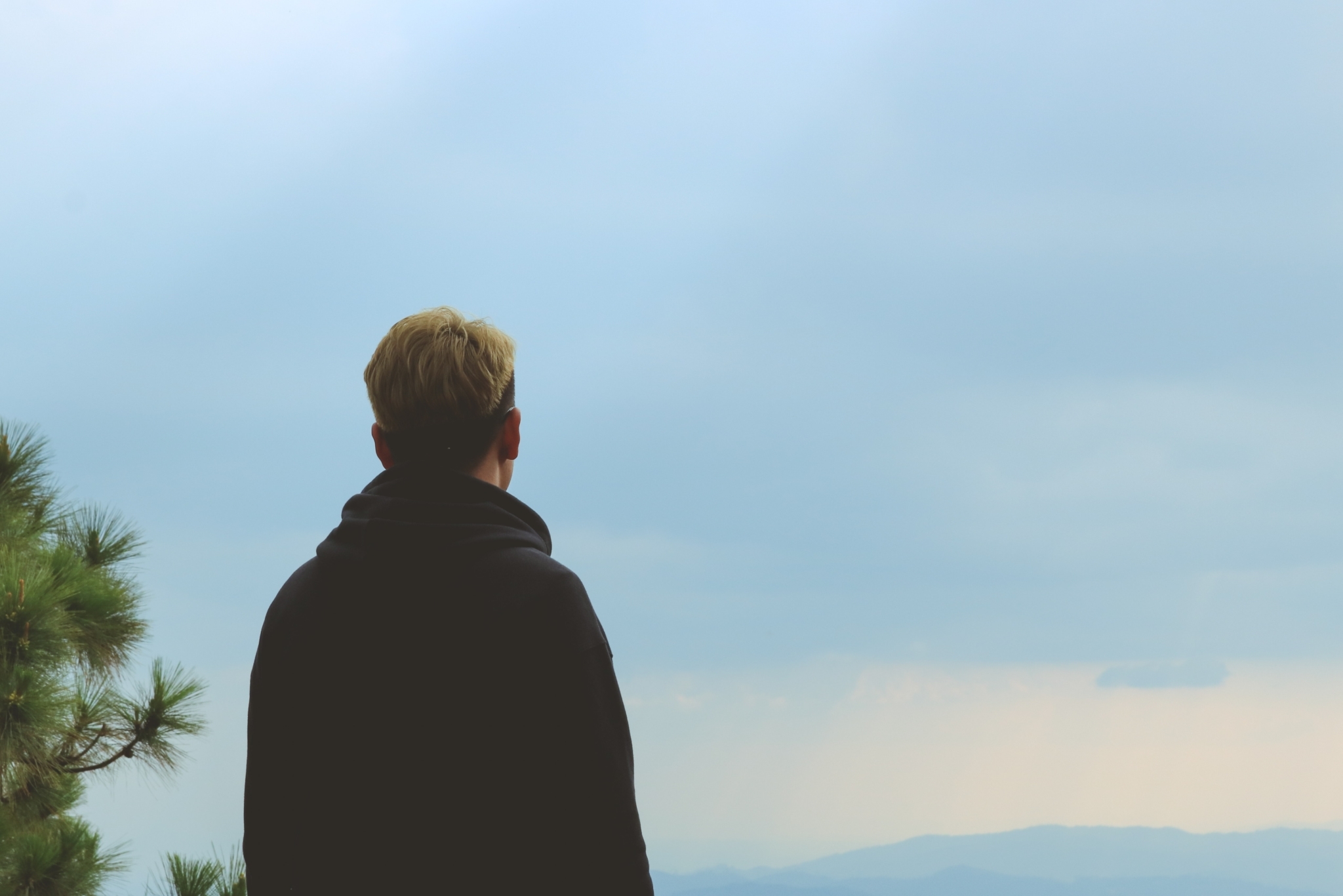 Alone-back-view-clouds-865349